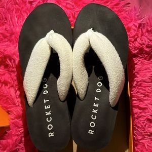 Rocket Dog crushpuff Sandals